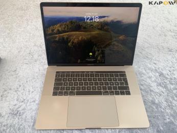 MacBook Pro 15,1