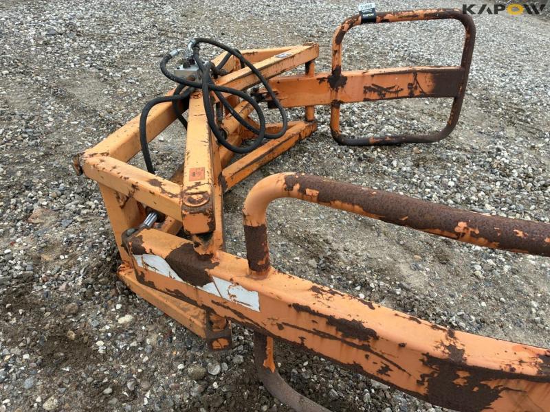  Bala Agria bale tongs with Euro hitch 14