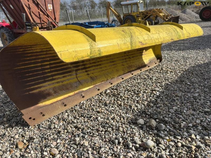 Snow plow with A-frame 3