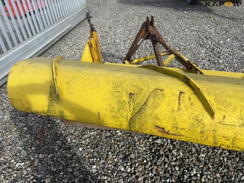 Snow plow with A-frame 11