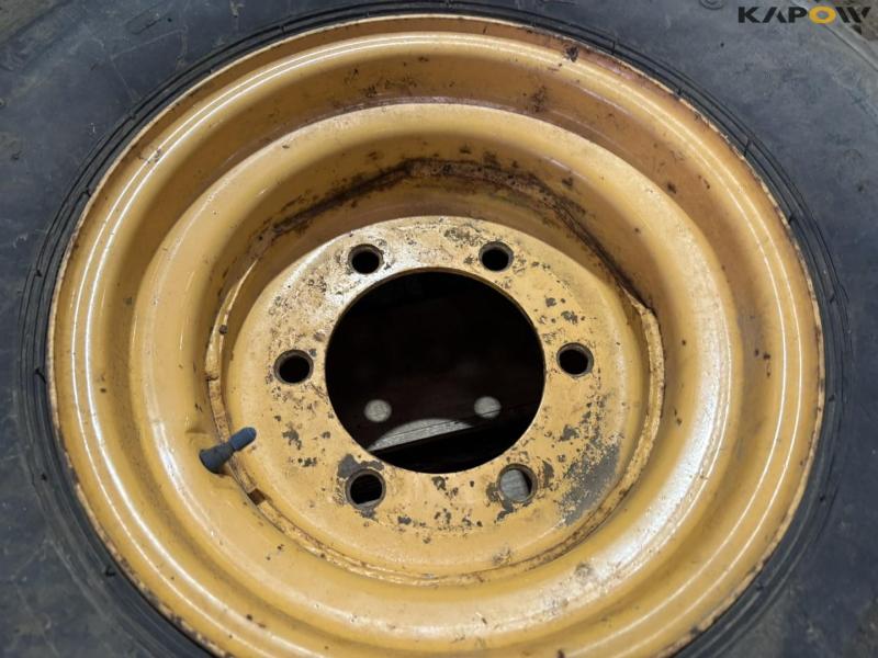 2 wheels and 1 tire 16