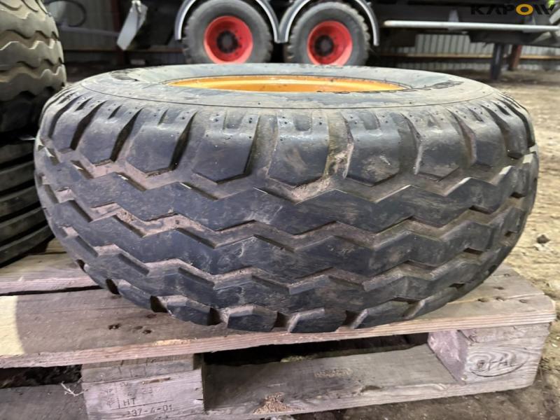 2 wheels and 1 tire 17