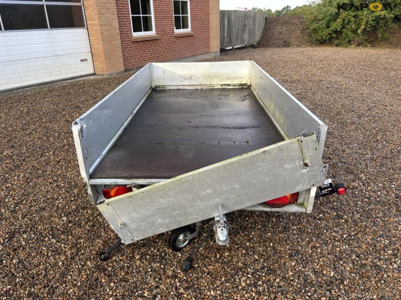 2 pcs damaged trailers 2