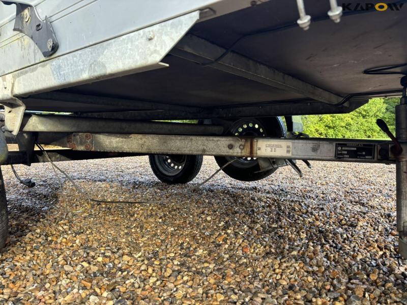 2 pcs damaged trailers 17