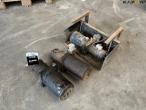 3 hydraulic pumps for lift 1