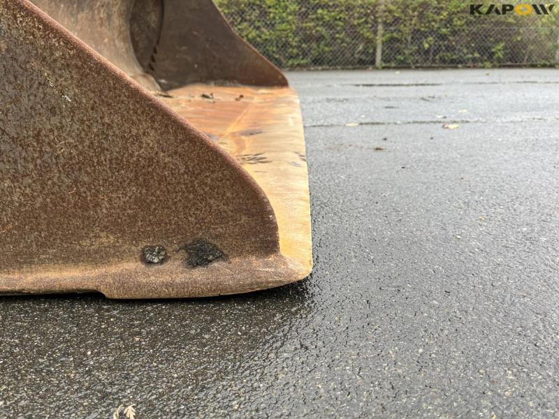 4-1 bucket with Volvo hitch 18