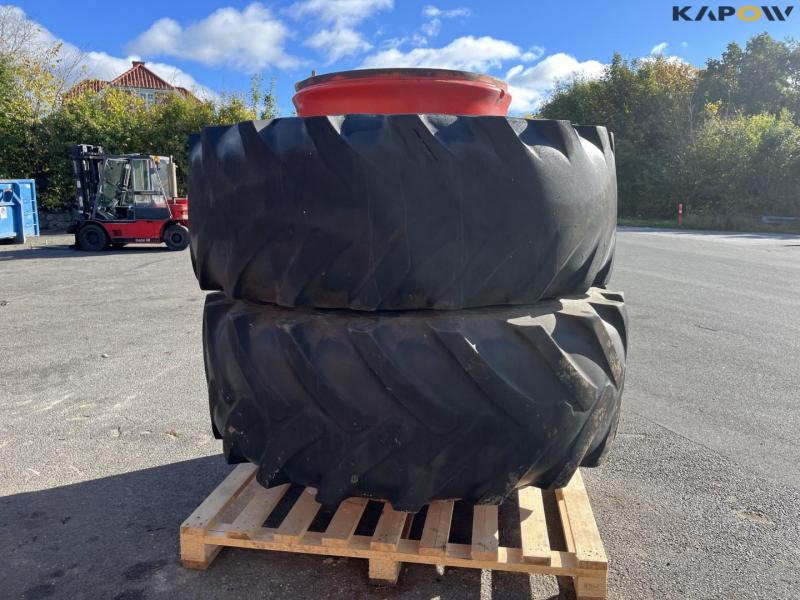 650/85-R38 twin wheels with 8 locks 6