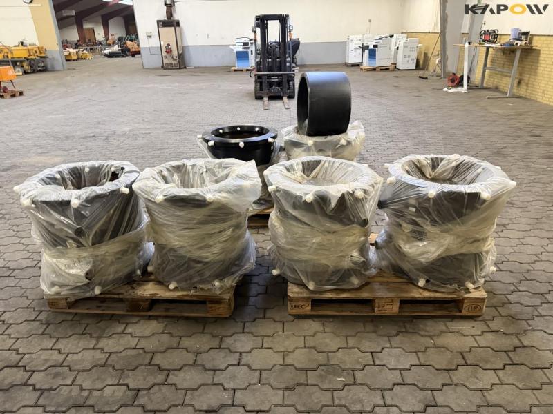 3 pallets of electric welding sleeves 6