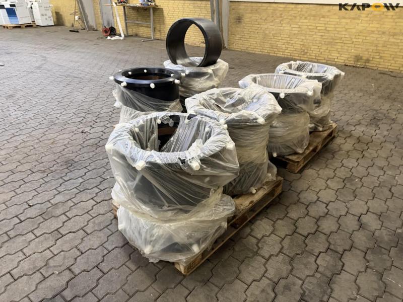 3 pallets of electric welding sleeves 7