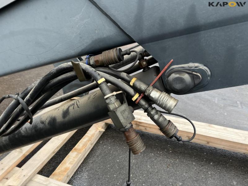 Ålö Q85 front loader 13