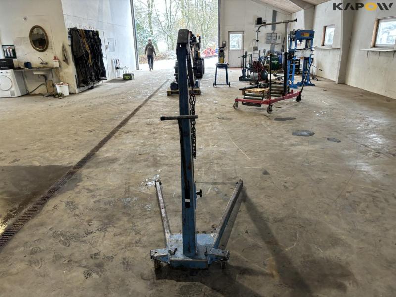 AC workshop crane 7