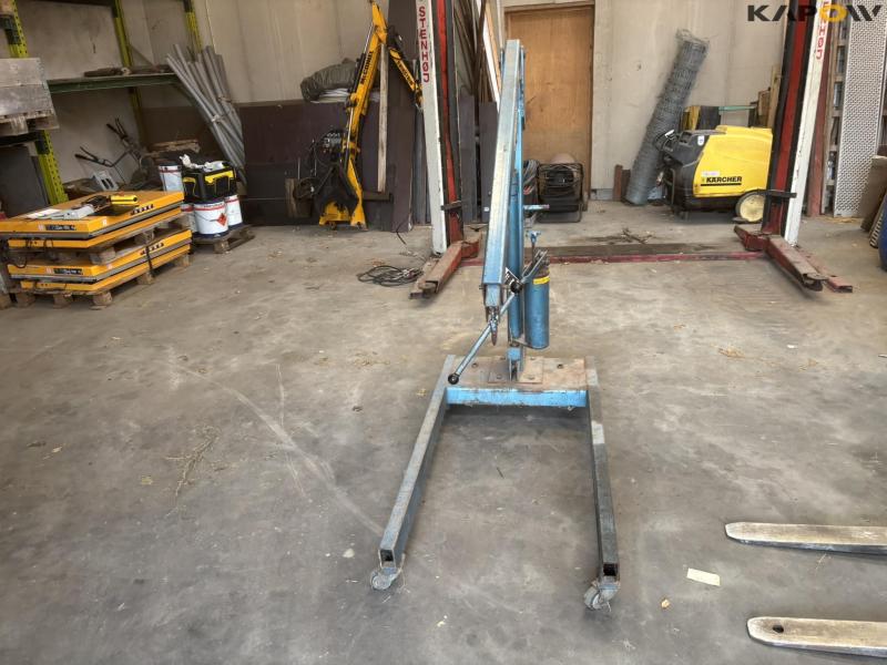 AC Viborg workshop crane 2