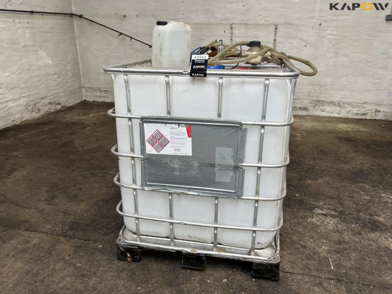 Adblue tank with pump 4
