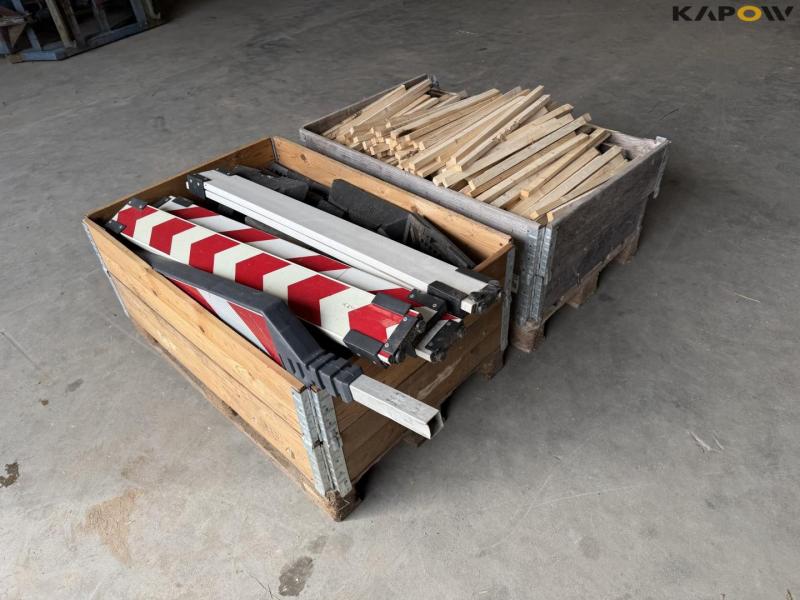 Marking signs and poles 5