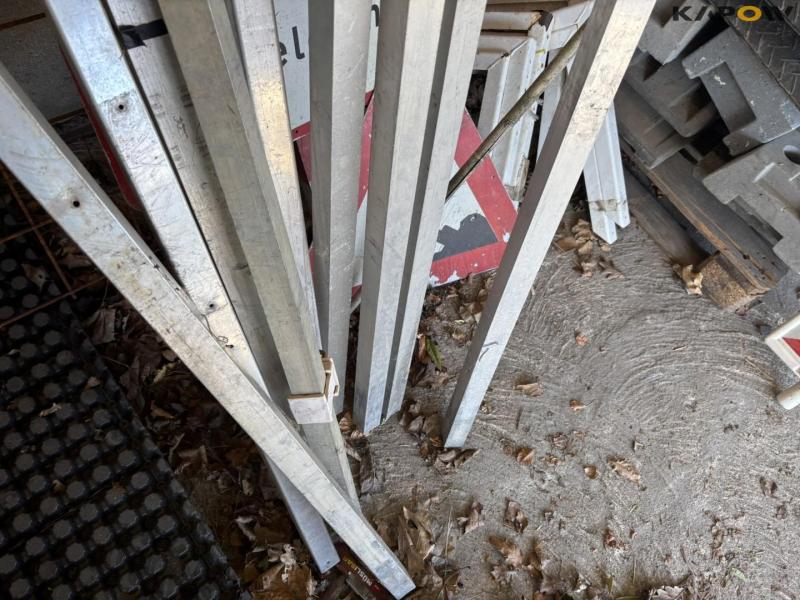 Barriers and road materials 39