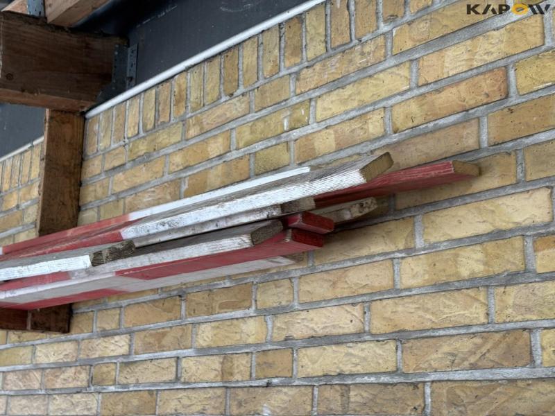 Barriers and road materials 42