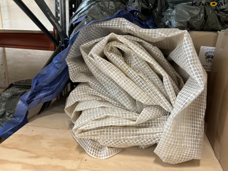 Spacers and tarpaulins 13