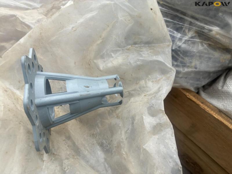 Spacers for reinforcement 34