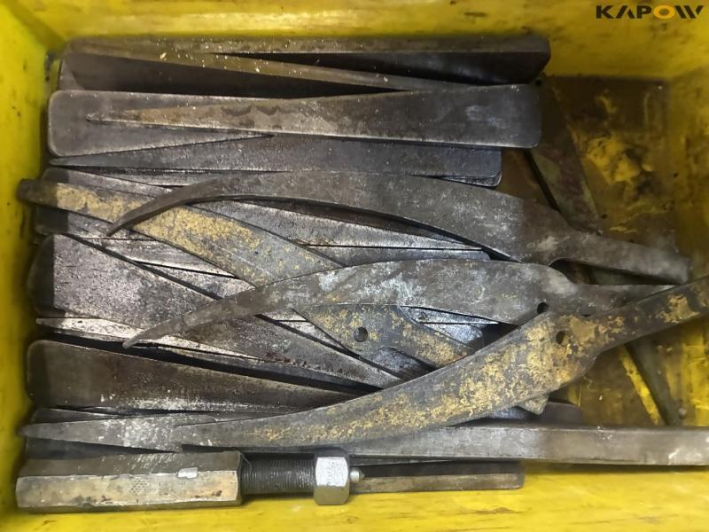 Puller and wedge ejector 5