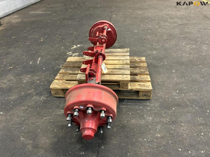 Axle with brakes 4