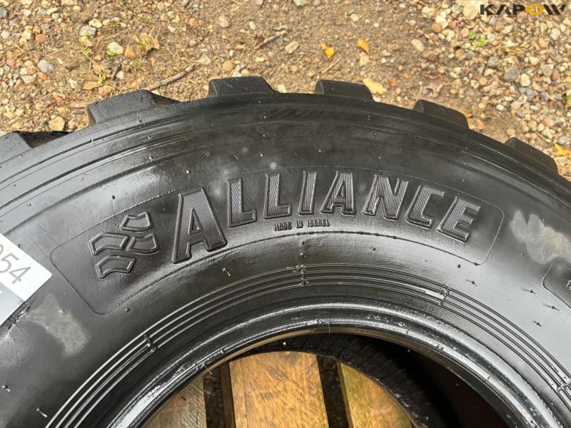 Alliance 405/70-R18 EM tires 6