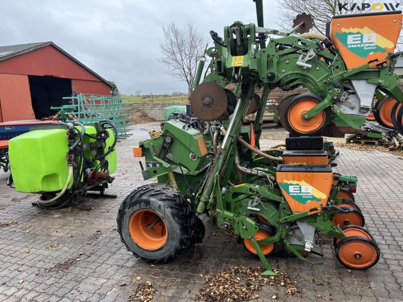 Amazone ED601K 8 row corn seeder with fertilizer front tank 8