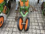Amazone ED601K 8 row corn seeder with fertilizer front tank 29