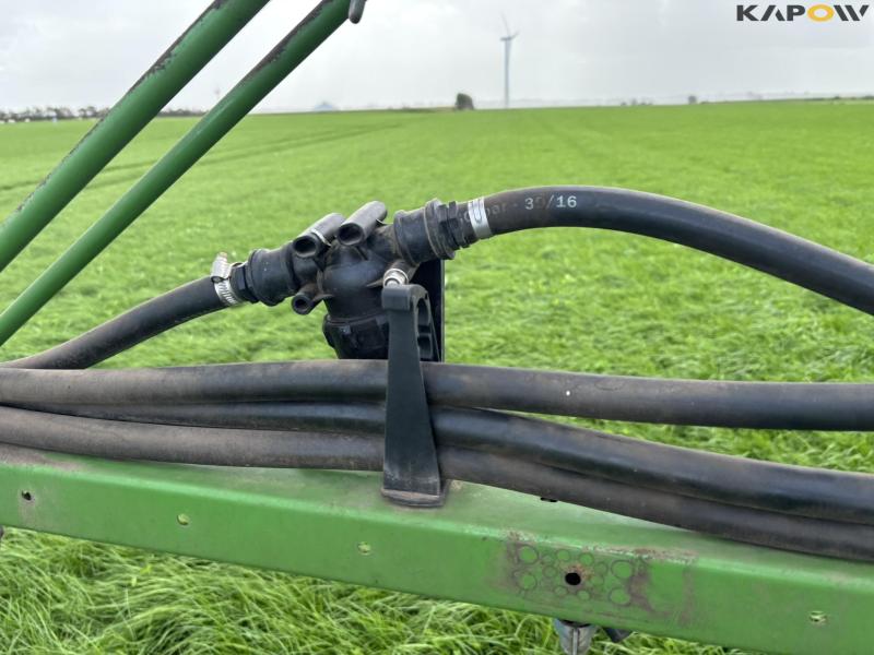 Amazone UX 6200 Super trailer sprayer 30 meters 57