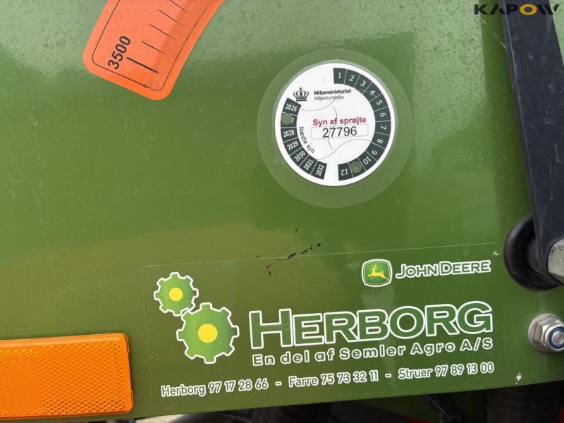 Amazone UX3200 super sprayer 49