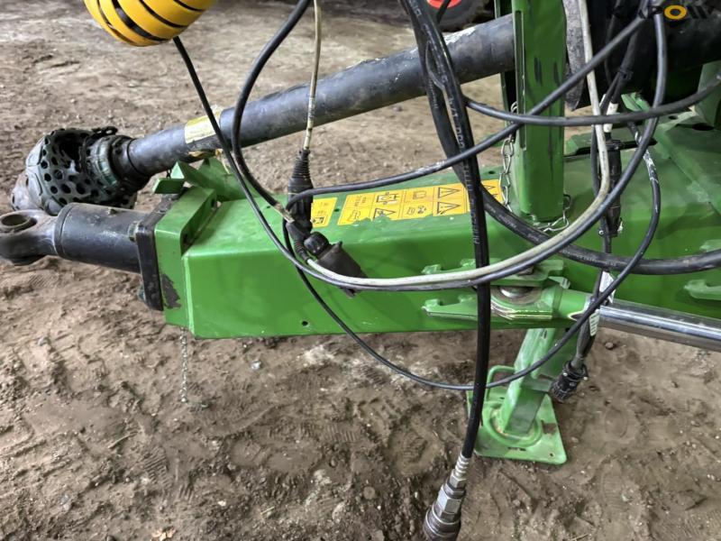 Amazone UX4200 trailer sprayer 58