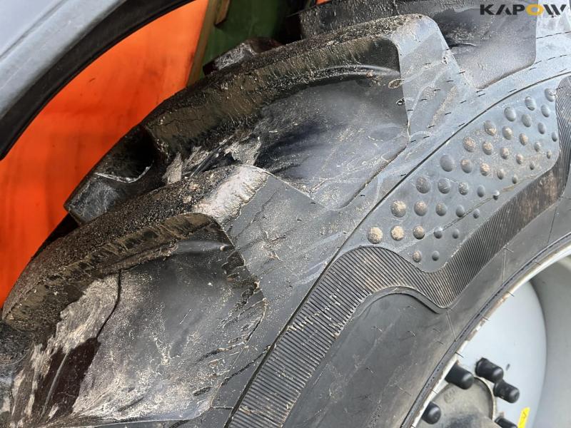 Amazone UX5200 sprayer with 36 meter boom. 8