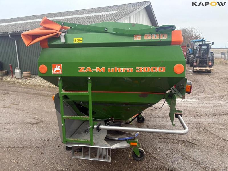 Amazone ZA-M ultra 3000 fertilizer spreader 8