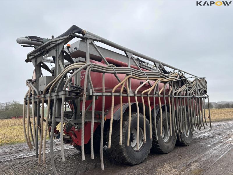 AP 25 slurry tanker with 28 m drag hoses and crane 5