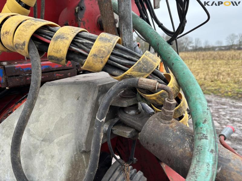 AP 25 slurry tanker with 28 m drag hoses and crane 23