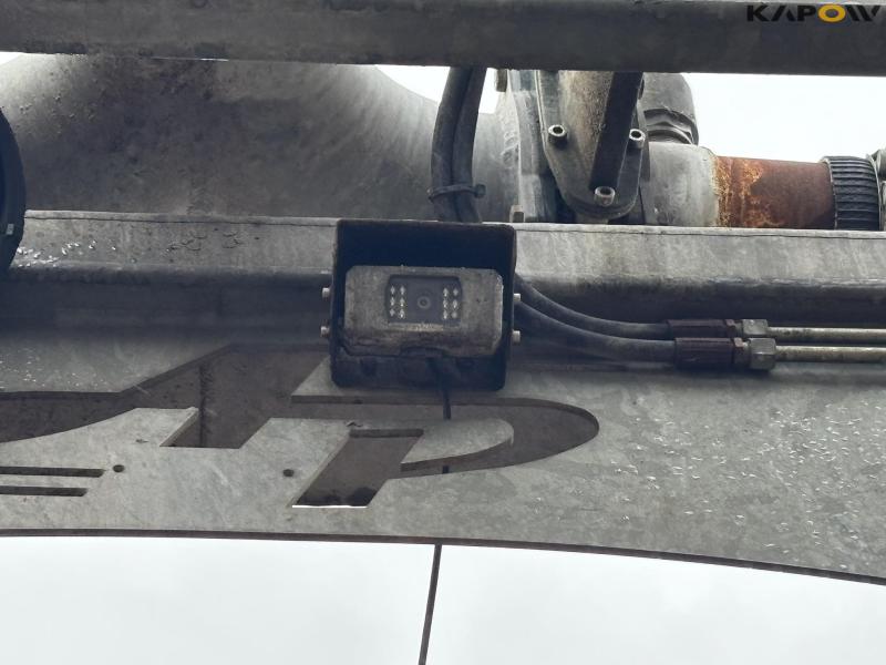 AP 25 slurry tanker with 28 m drag hoses and crane 59