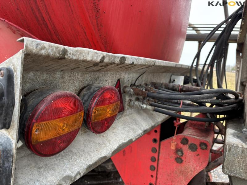 AP 25 slurry tanker with 28 m drag hoses and crane 61