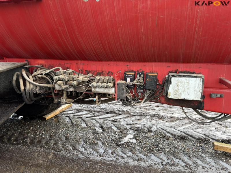 AP 25 slurry tanker with 28 m drag hoses and crane 88