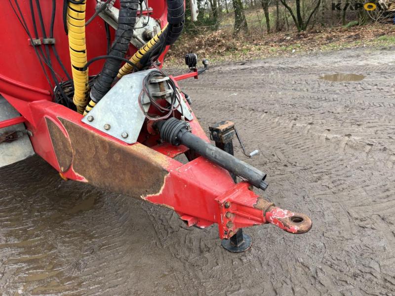 AP 25 Slurry tanker. 11