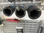 Arm with compressed air roller, cable roller, tool board 19