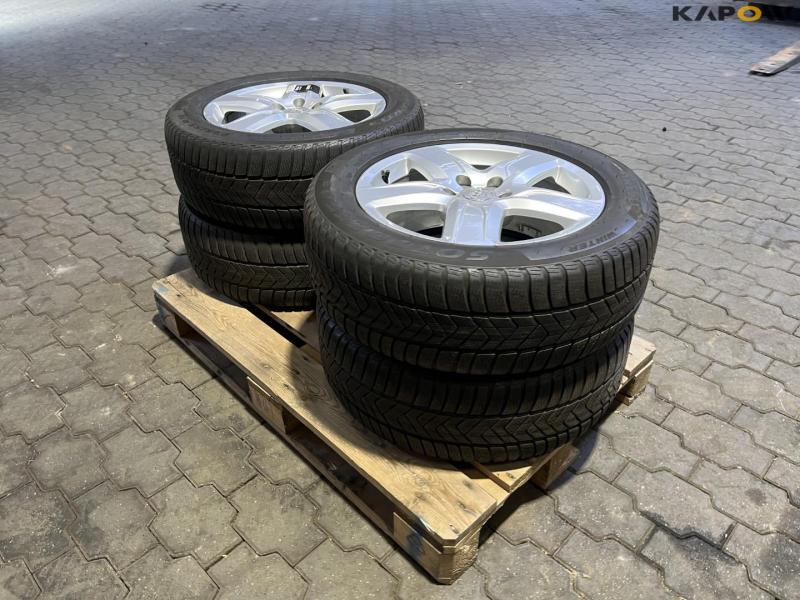 Audi complete wheels. 5