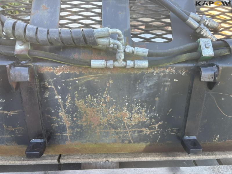 Avant 4i1 bucket 145 cm. 28