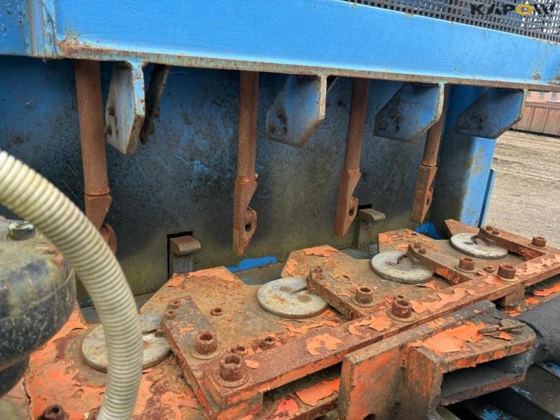 B.V. Machinefabriek BOA FD 25 LB hydraulic press and conveyor belt 10