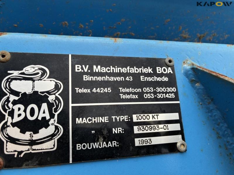 B.V. Machinefabriek BOA FD 25 LB hydraulic press and conveyor belt 55