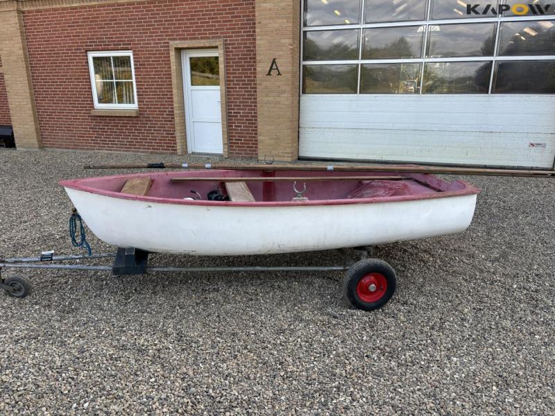 Boat with Yamaha engine 8