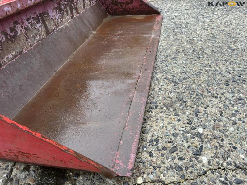 Rear shovel with tip 10