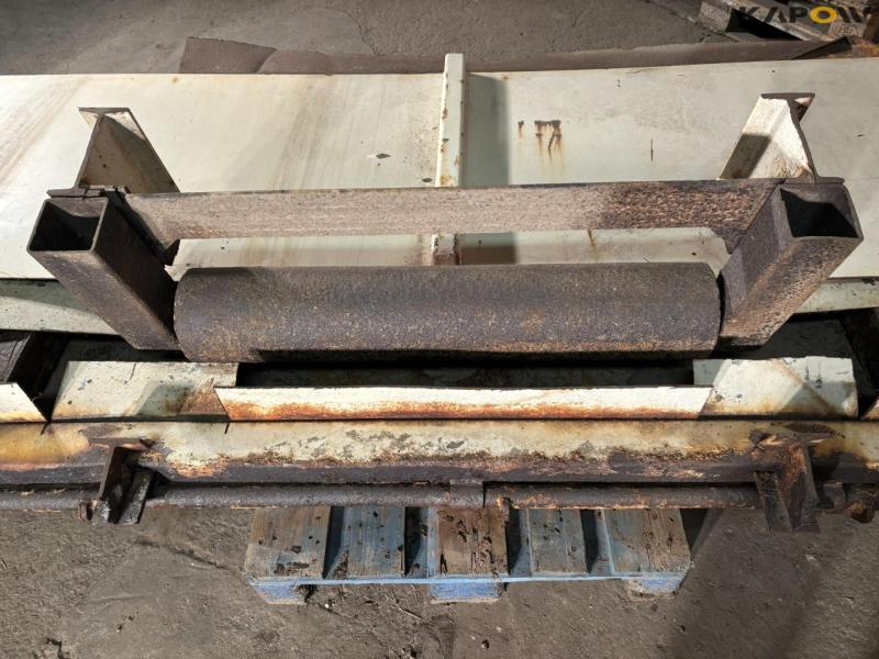 Rear flap for container 9