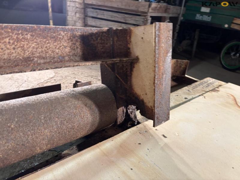 Rear flap for container 20