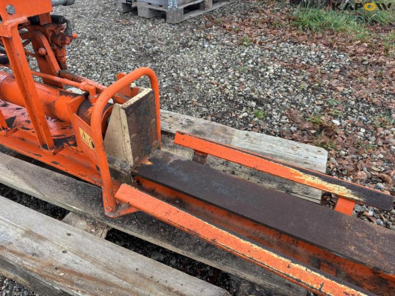 Ballario & Forestello hydraulic log splitter 19