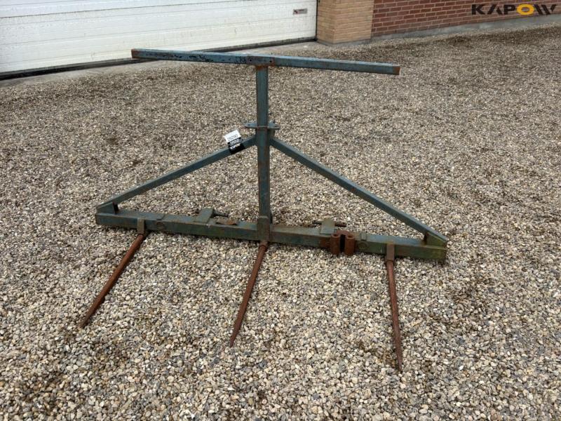 Bale fork with 3 point suspension 2