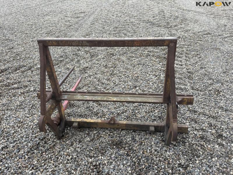 Bale spike with Atlas hitch 6